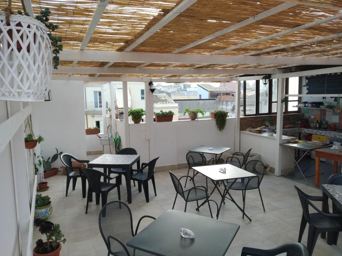 Hotel La casa di Aneupe à Syracuse Extérieur photo