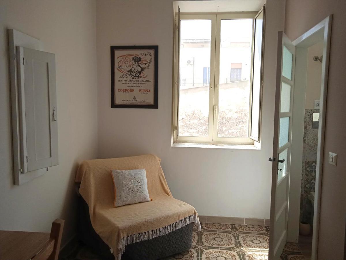 Hotel La casa di Aneupe à Syracuse Extérieur photo
