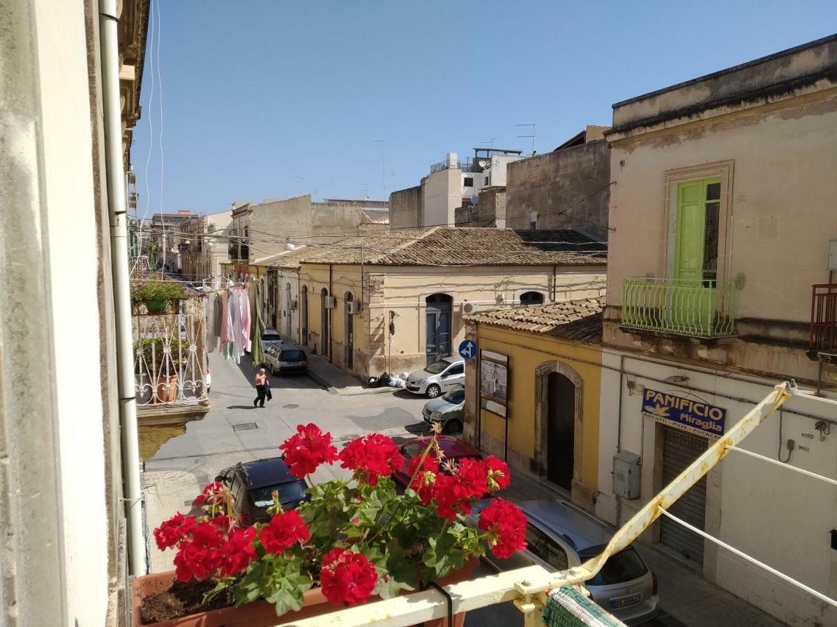 Hotel La casa di Aneupe à Syracuse Extérieur photo