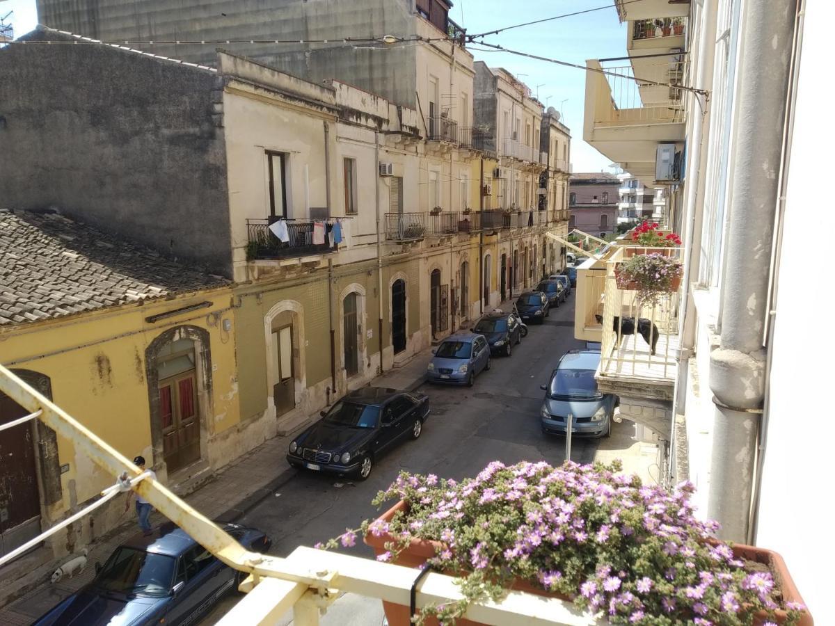 Hotel La casa di Aneupe à Syracuse Extérieur photo